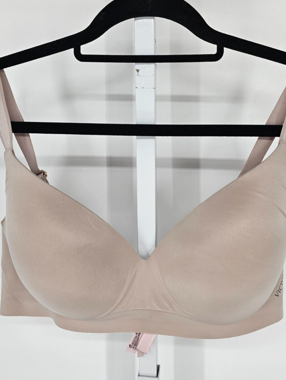 Body By Victorias Secret Sz XL No Wire Plunge Bra Light Beige